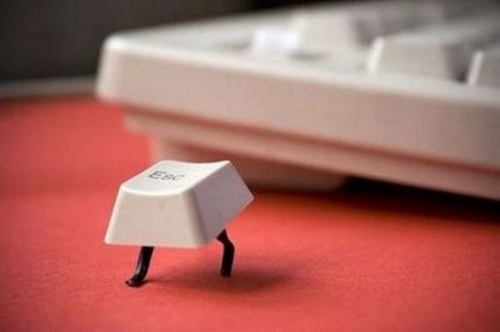 δράστης το γνωστό πλήκτρο "escape",<br />όπου "escape" σημαίνει... "δραπετεύω"