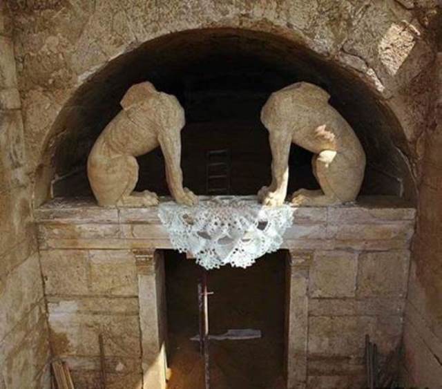 ΤΟ ΣΕΜΕΝΕΔΑΚΙ ΤΗΣ ΓΙΑΓΙΑΣ.jpg