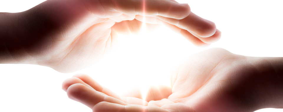 reiki_hands_light.jpg